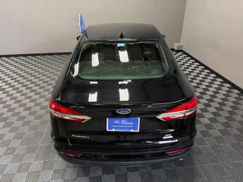 Used 2020 Ford Fusion SE FWD image 12