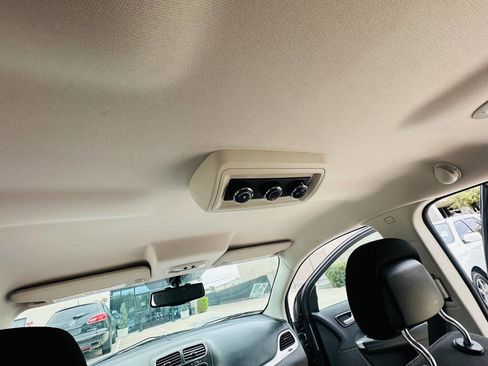 Used 2016 Dodge Journey SXT image 19