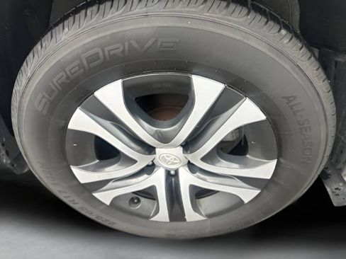 Used 2018 Toyota RAV4 LE w/ All Weather Liner Package FWD image 9