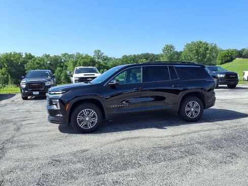 Used 2025 Chevrolet Traverse LT AWD/4WD image 43