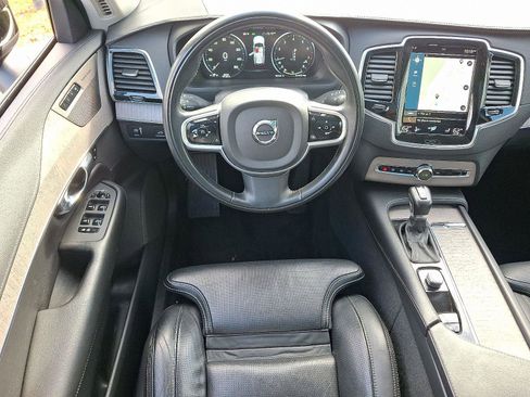Certified 2022 Volvo XC90 T6 Inscription w/ Climate Package image 11