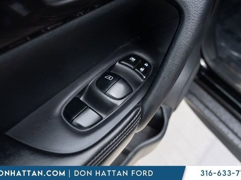 Used 2019 Nissan Rogue SV w/ Premium Package FWD image 18
