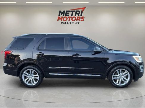 Used 2017 Ford Explorer XLT w/ Equipment Group 202A image 2