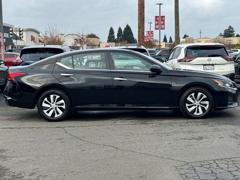 Used 2025 Nissan Altima 2.5 S image 3