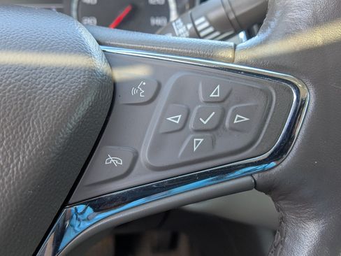 Used 2018 Chevrolet Cruze Premier FWD image 30