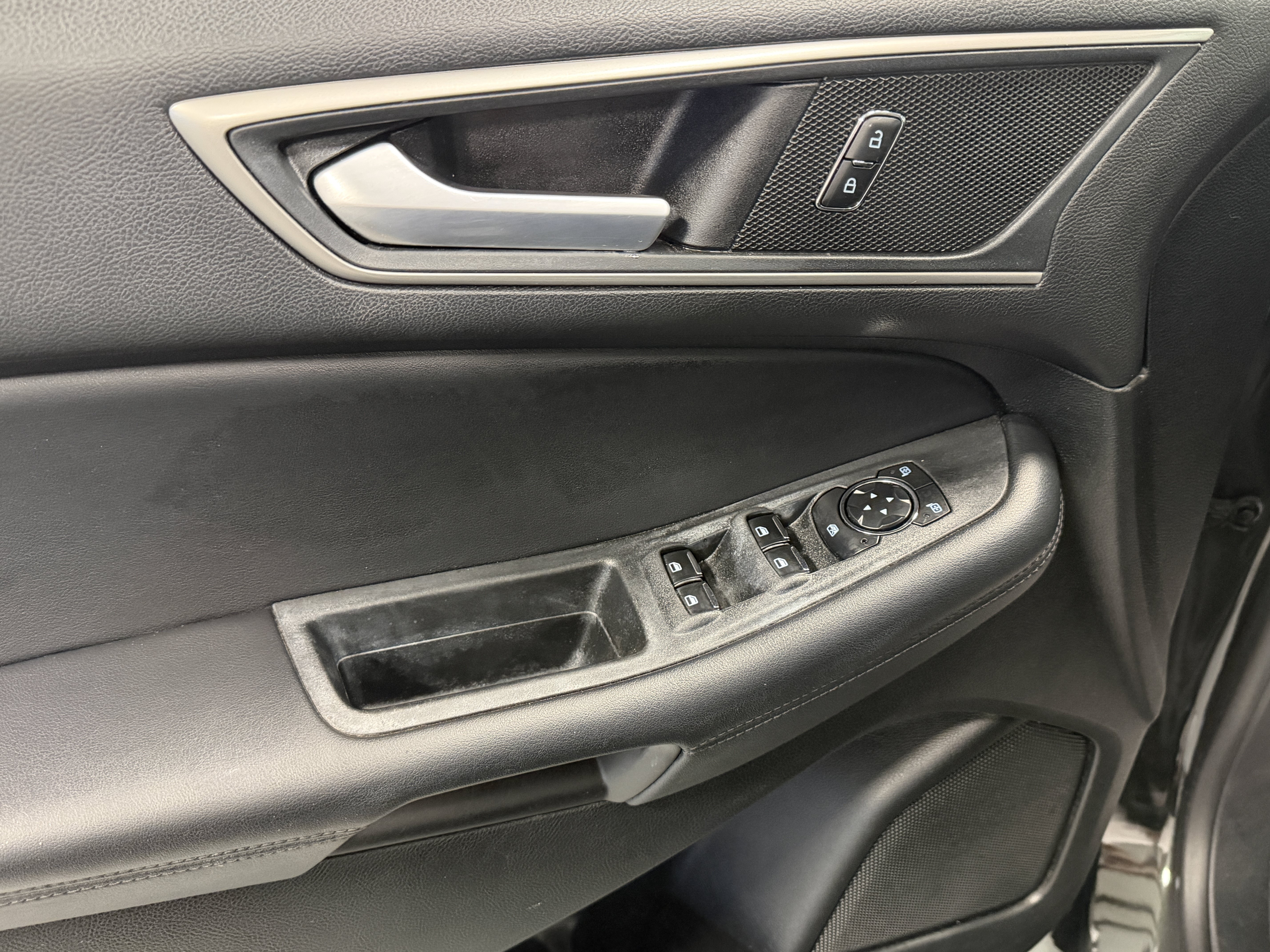 Used 2023 Ford Edge SEL w/ Convenience Package AWD/4WD image 16