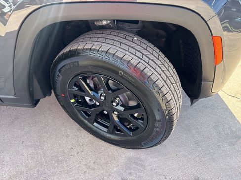 New 2026 Jeep Grand Cherokee Altitude AWD/4WD image 12