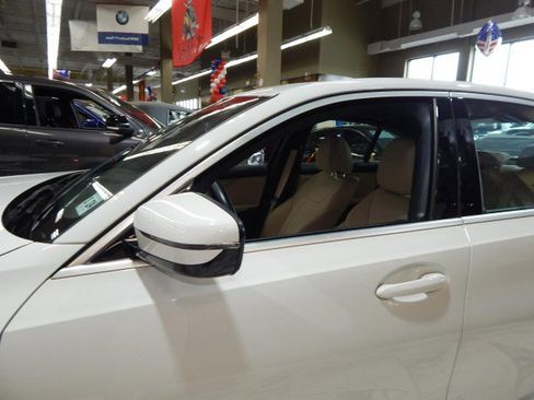 Used 2019 BMW 330i xDrive Sedan w/ Convenience Package image 12