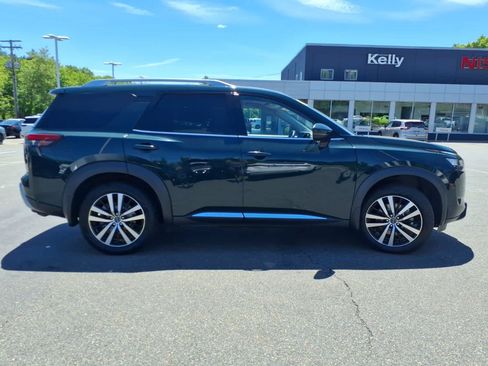 Certified 2024 Nissan Pathfinder Platinum FWD image 4