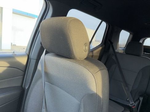 Used 2023 Chevrolet Traverse LT image 48