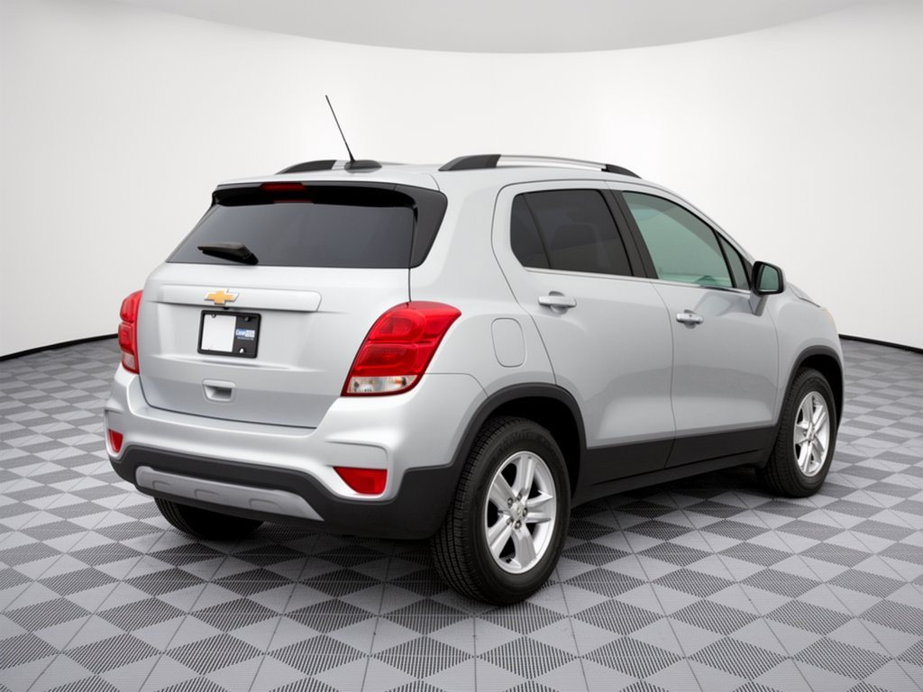 Used 2018 Chevrolet Trax LT w/ LT Convenience Package FWD image 9