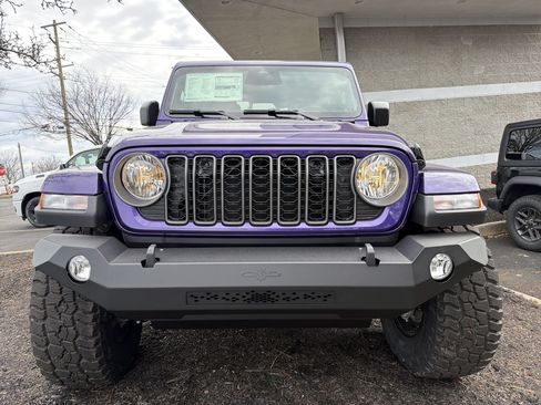 New 2026 Jeep Gladiator Sport AWD/4WD image 2