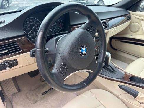 Used 2011 BMW 328i Convertible image 7