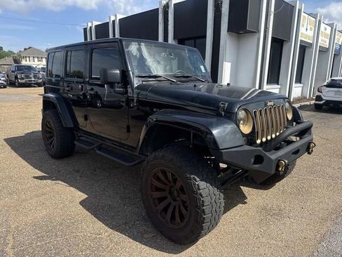 Used 2014 Jeep Wrangler Unlimited Sahara image 4