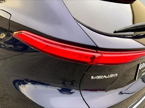 Used 2022 Toyota Venza XLE AWD/4WD image 27