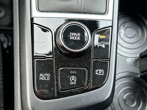 Used 2025 Kia Sportage LX FWD image 31