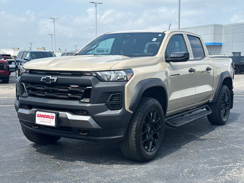 Used 2024 Chevrolet Colorado Trail Boss w/ LPO, Dark Essentials Package AWD/4WD image 2