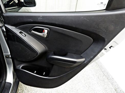 Used 2012 Hyundai Tucson GLS image 12