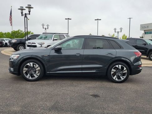 Used 2022 Audi e-tron Premium w/ Convenience Plus Package AWD/4WD image 7