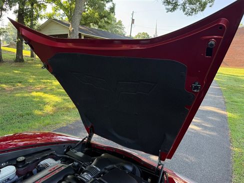 Used 2008 Chevrolet Corvette Coupe w/ Z51 Performance Package RWD image 64