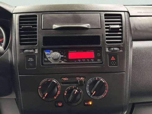 Used 2010 Nissan Versa Sedan FWD image 23