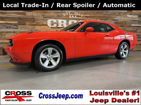 Used 2019 Dodge Challenger SXT image 1