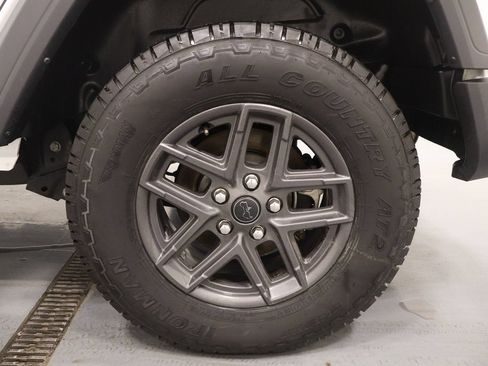 Used 2024 Jeep Wrangler Unlimited Sport AWD/4WD image 26