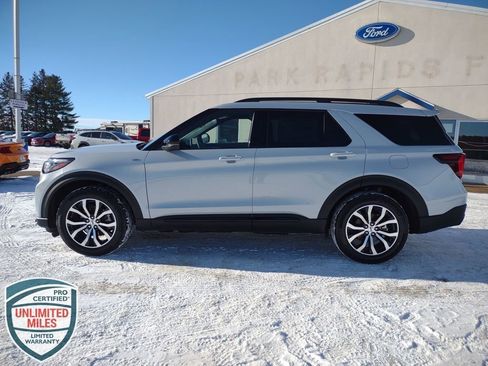 New 2026 Ford Explorer ST-Line image 2