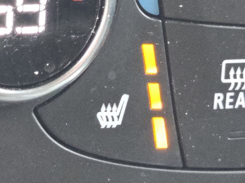 Used 2019 Chevrolet Traverse LT FWD image 3