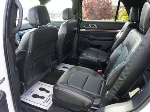 Used 2017 Ford Explorer Limited w/ Equipment Group 301A AWD/4WD image 8
