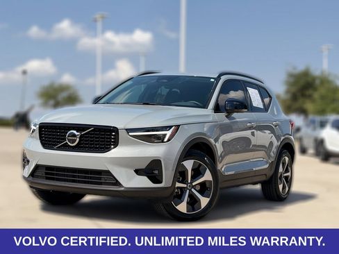 Certified 2026 Volvo XC40 B5 Plus AWD/4WD image 2