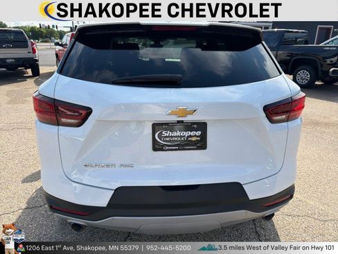 Used 2025 Chevrolet Blazer LT AWD/4WD image 3