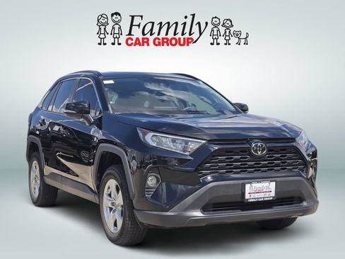 Used 2021 Toyota RAV4 XLE FWD image 2