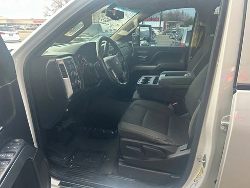 Used 2017 Chevrolet Silverado 2500 LT image 3