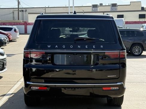 Used 2024 Jeep Wagoneer L Series II w/ Flexible Seating Group RWD image 5