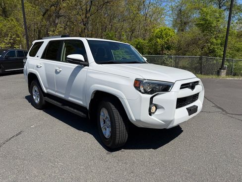 Used 2020 Toyota 4Runner SR5 Premium w/ Moonroof Package AWD/4WD image 1
