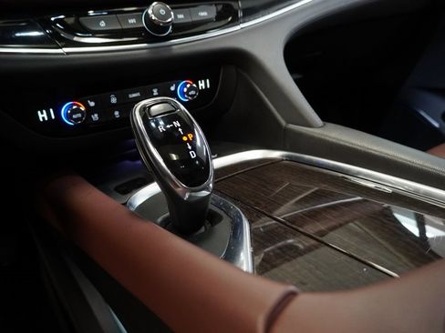 Used 2018 Buick Enclave Avenir w/ Avenir Technology Package image 22