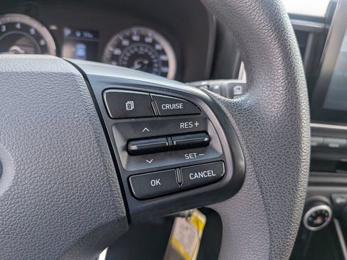 Used 2020 Hyundai Venue SE FWD image 23
