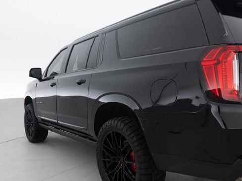 Used 2021 GMC Yukon XL Denali w/ Denali Premium Package AWD/4WD image 13