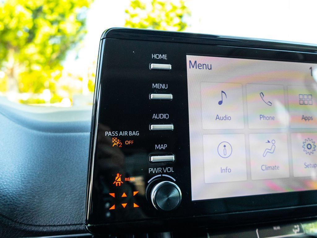 Used 2024 Toyota Sienna LE w/ LE Plus Package FWD image 28
