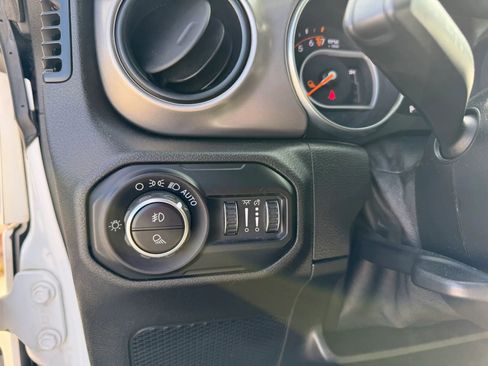 Used 2020 Jeep Gladiator Sport w/ Quick Order Package 24S image 15