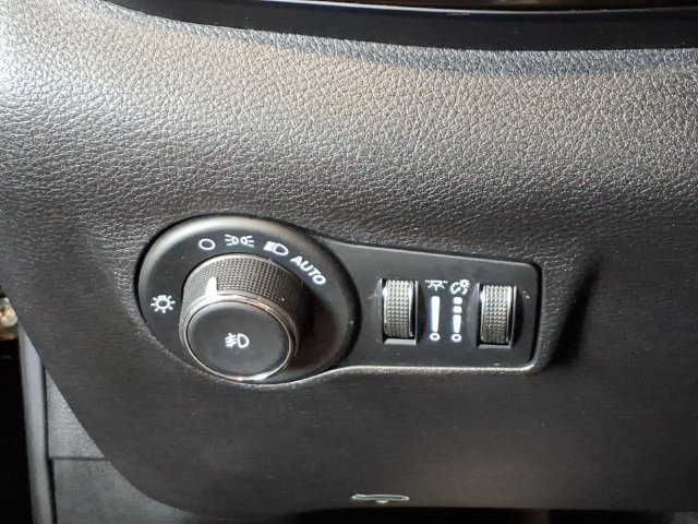 Used 2022 Jeep Compass Trailhawk w/ Trailhawk Elite Group AWD/4WD image 12