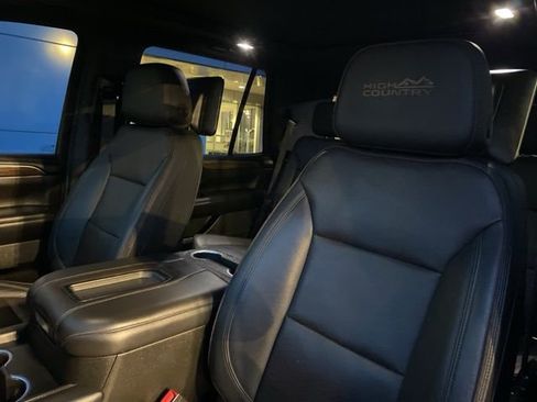 Used 2021 Chevrolet Tahoe High Country w/ Premium Package image 16