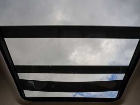 Used 2023 Land Rover Defender 110 S image 16