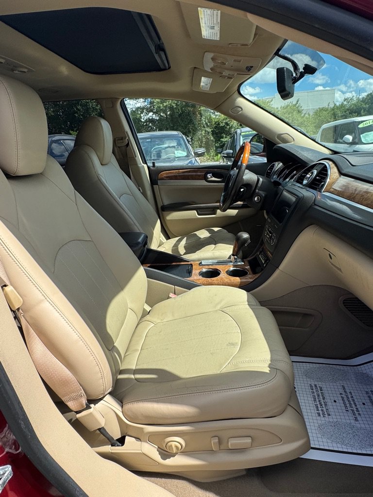Used 2011 Buick Enclave CXL FWD image 16