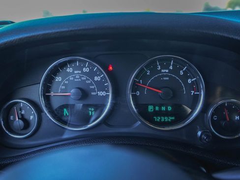 Used 2017 Jeep Wrangler Unlimited Sahara w/ Connectivity Group image 4