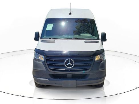 Used 2023 Mercedes-Benz Sprinter 2500 image 2