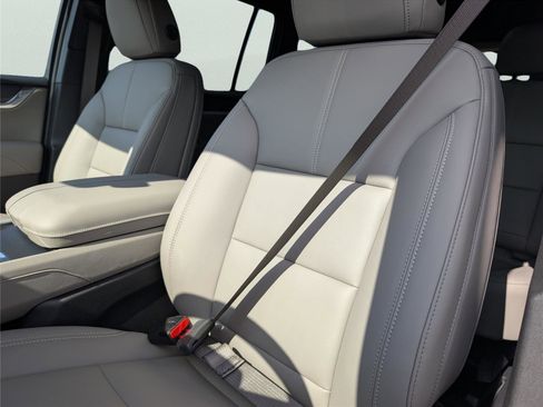 New 2026 GMC Acadia Elevation w/ Elevation Premium Package image 12