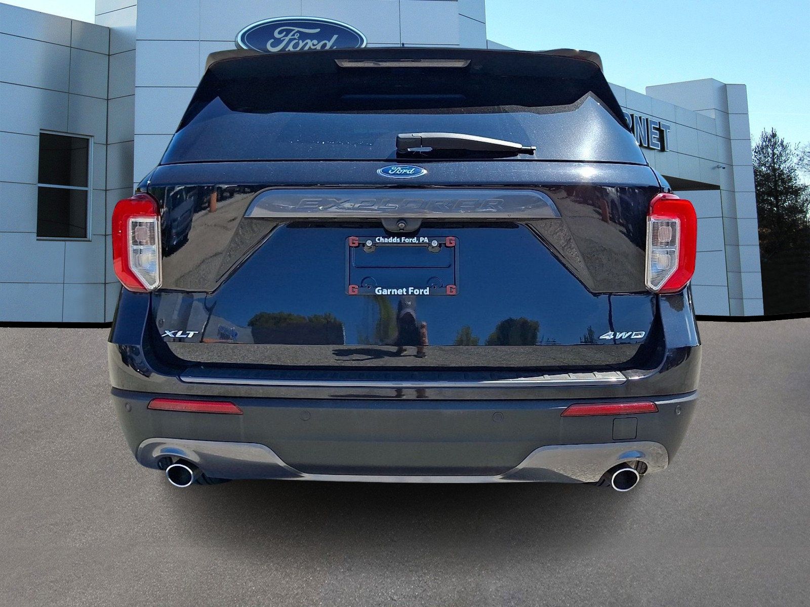 Certified 2021 Ford Explorer XLT w/ Equipment Group 202A AWD/4WD image 7