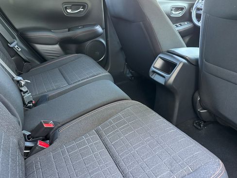 Used 2024 Honda HR-V Sport image 32